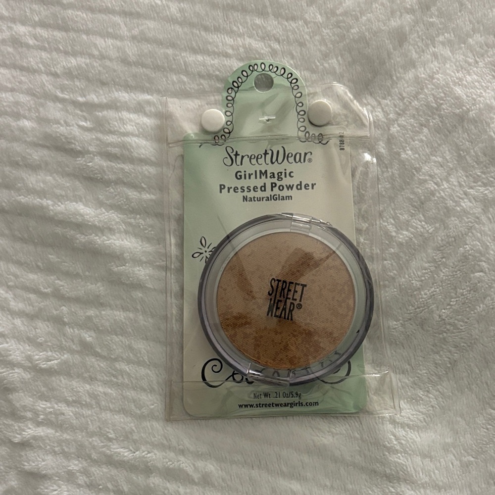 StreetWear GirlMagic Pressed Powder - NaturalGlam Beige